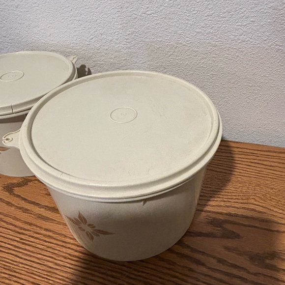 Tupperware Ice Cream, Cheese keeper and Storage Set - Picture 10 of 15